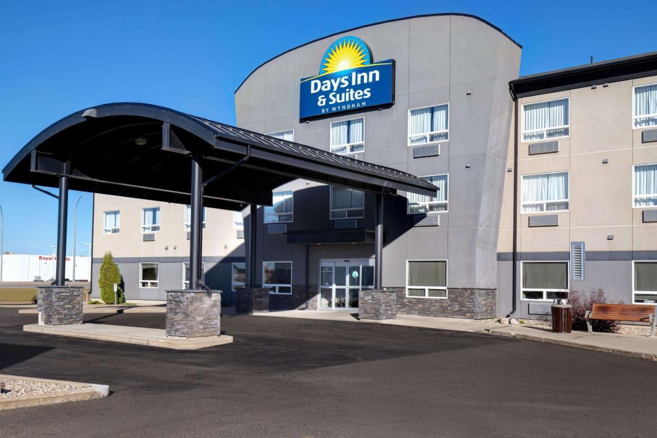 Days Inn & Suites By Wyndham Yorkton Ngoại thất bức ảnh
