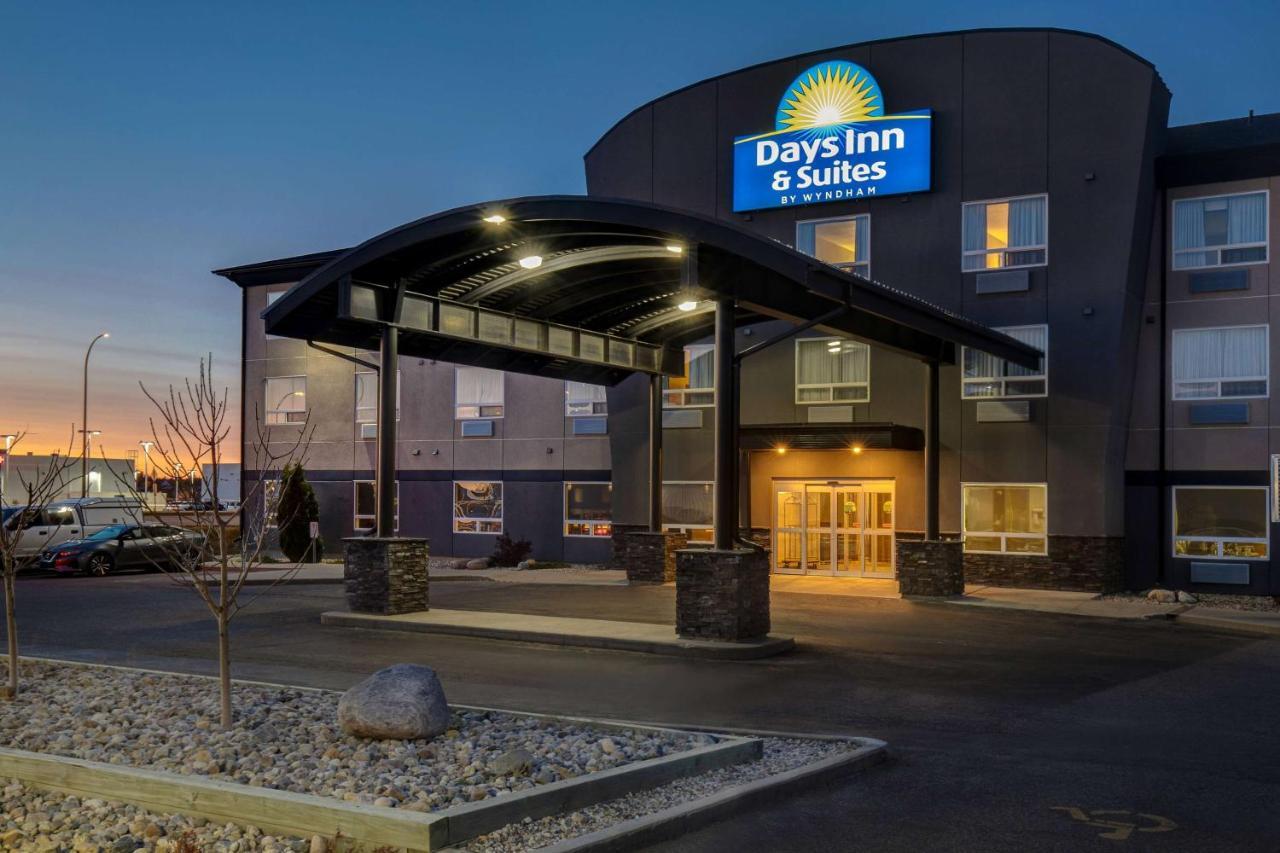 Days Inn & Suites By Wyndham Yorkton Ngoại thất bức ảnh