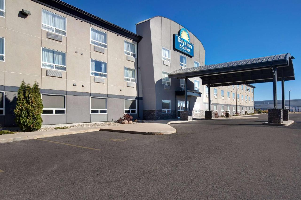 Days Inn & Suites By Wyndham Yorkton Ngoại thất bức ảnh
