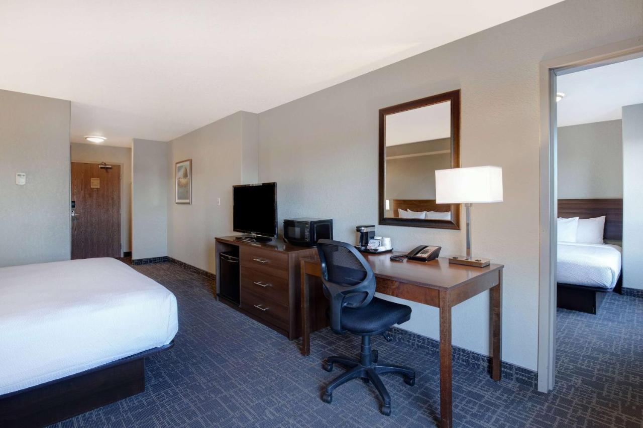 Days Inn & Suites By Wyndham Yorkton Ngoại thất bức ảnh