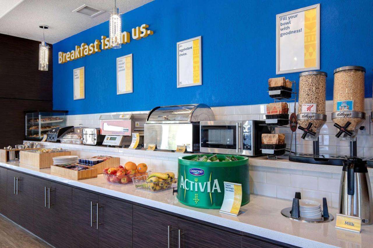 Days Inn & Suites By Wyndham Yorkton Ngoại thất bức ảnh