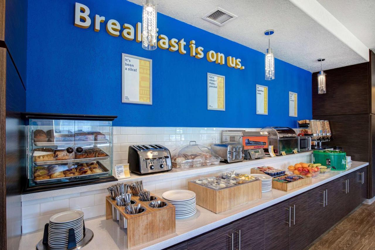 Days Inn & Suites By Wyndham Yorkton Ngoại thất bức ảnh