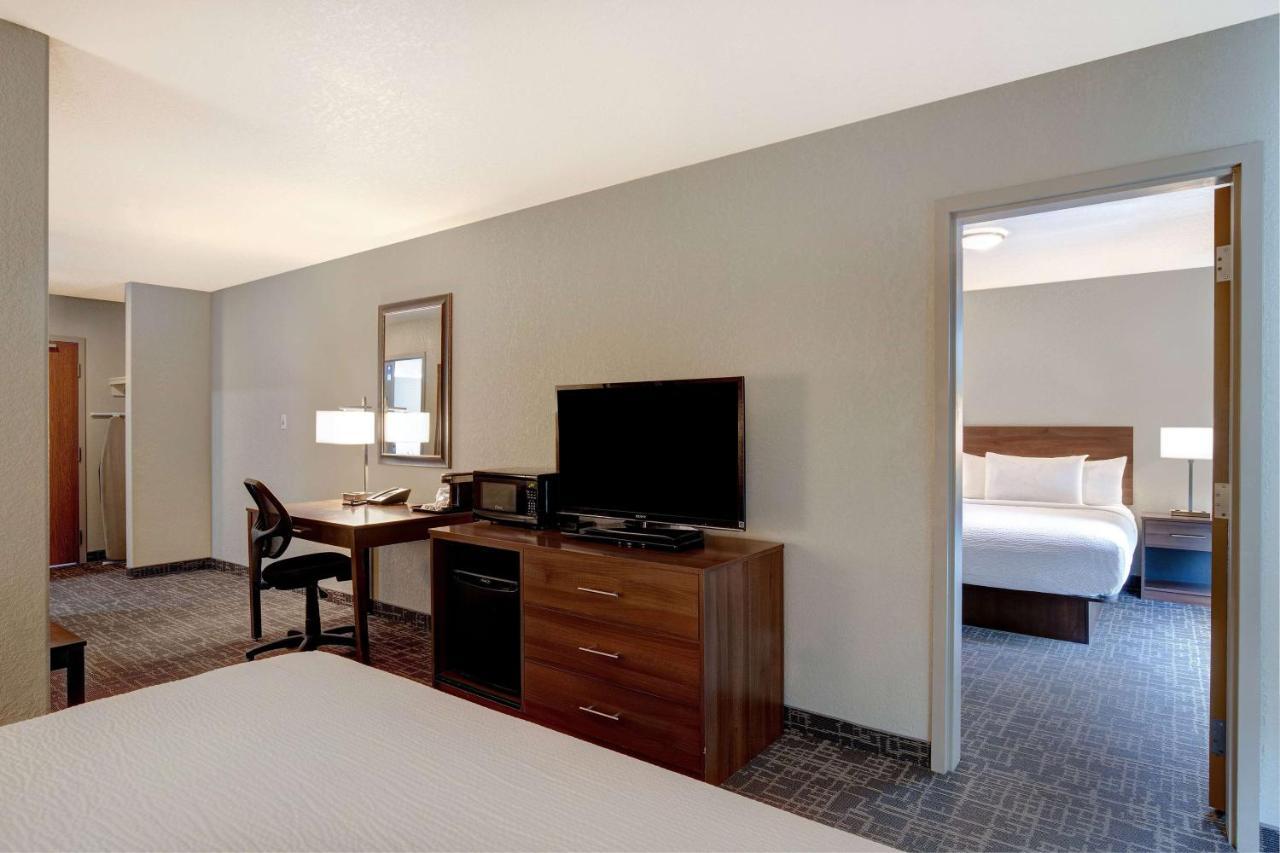 Days Inn & Suites By Wyndham Yorkton Ngoại thất bức ảnh