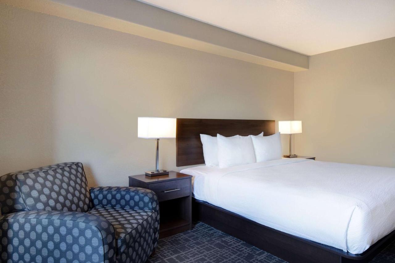 Days Inn & Suites By Wyndham Yorkton Ngoại thất bức ảnh
