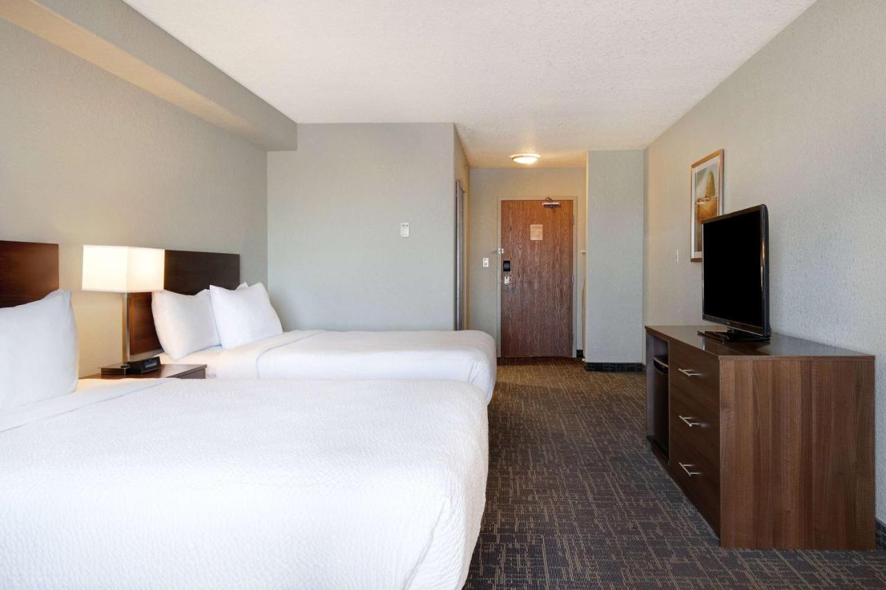 Days Inn & Suites By Wyndham Yorkton Ngoại thất bức ảnh