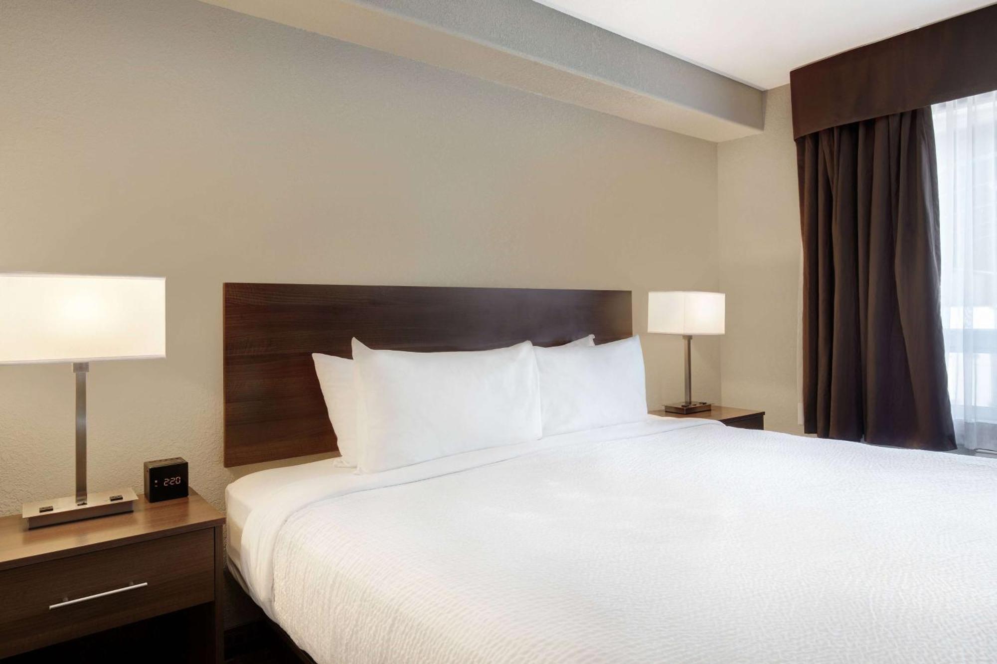 Days Inn & Suites By Wyndham Yorkton Ngoại thất bức ảnh
