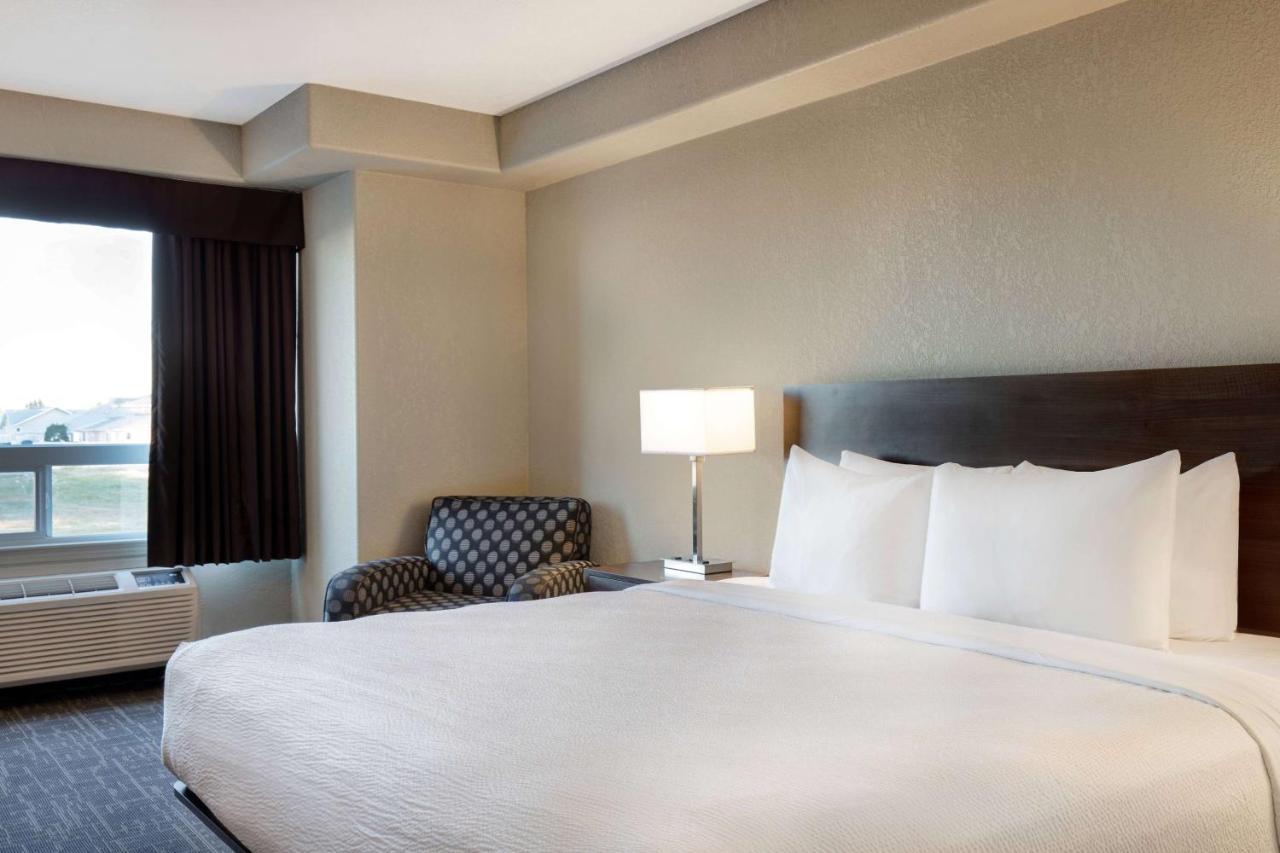 Days Inn & Suites By Wyndham Yorkton Ngoại thất bức ảnh