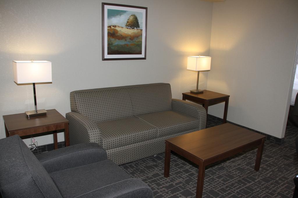 Days Inn & Suites By Wyndham Yorkton Ngoại thất bức ảnh