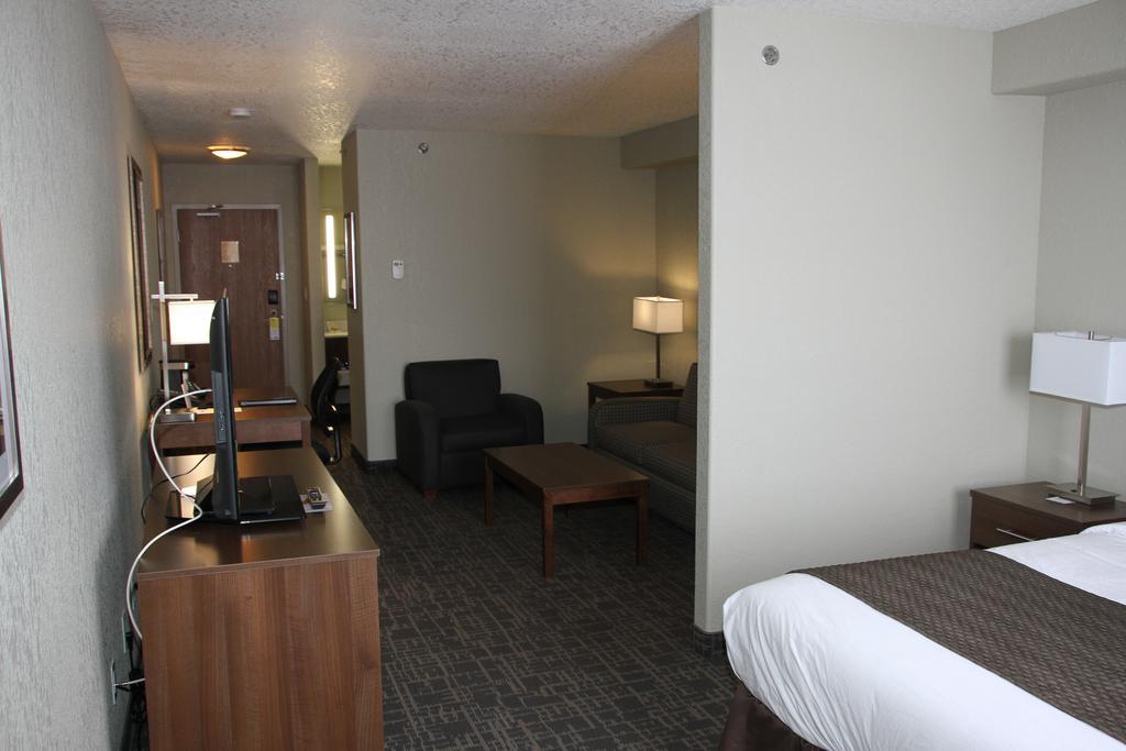 Days Inn & Suites By Wyndham Yorkton Ngoại thất bức ảnh