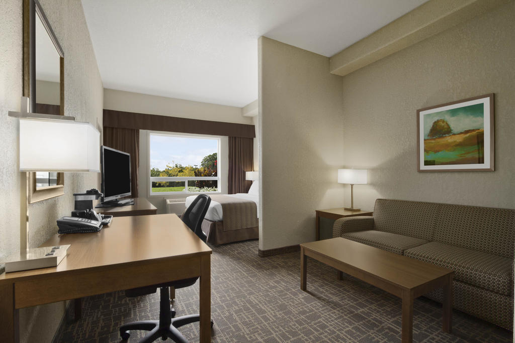 Days Inn & Suites By Wyndham Yorkton Ngoại thất bức ảnh