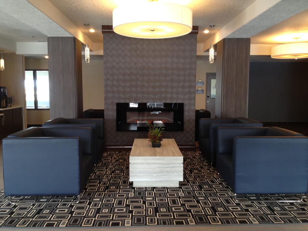 Days Inn & Suites By Wyndham Yorkton Ngoại thất bức ảnh