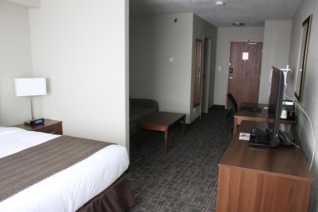 Days Inn & Suites By Wyndham Yorkton Ngoại thất bức ảnh