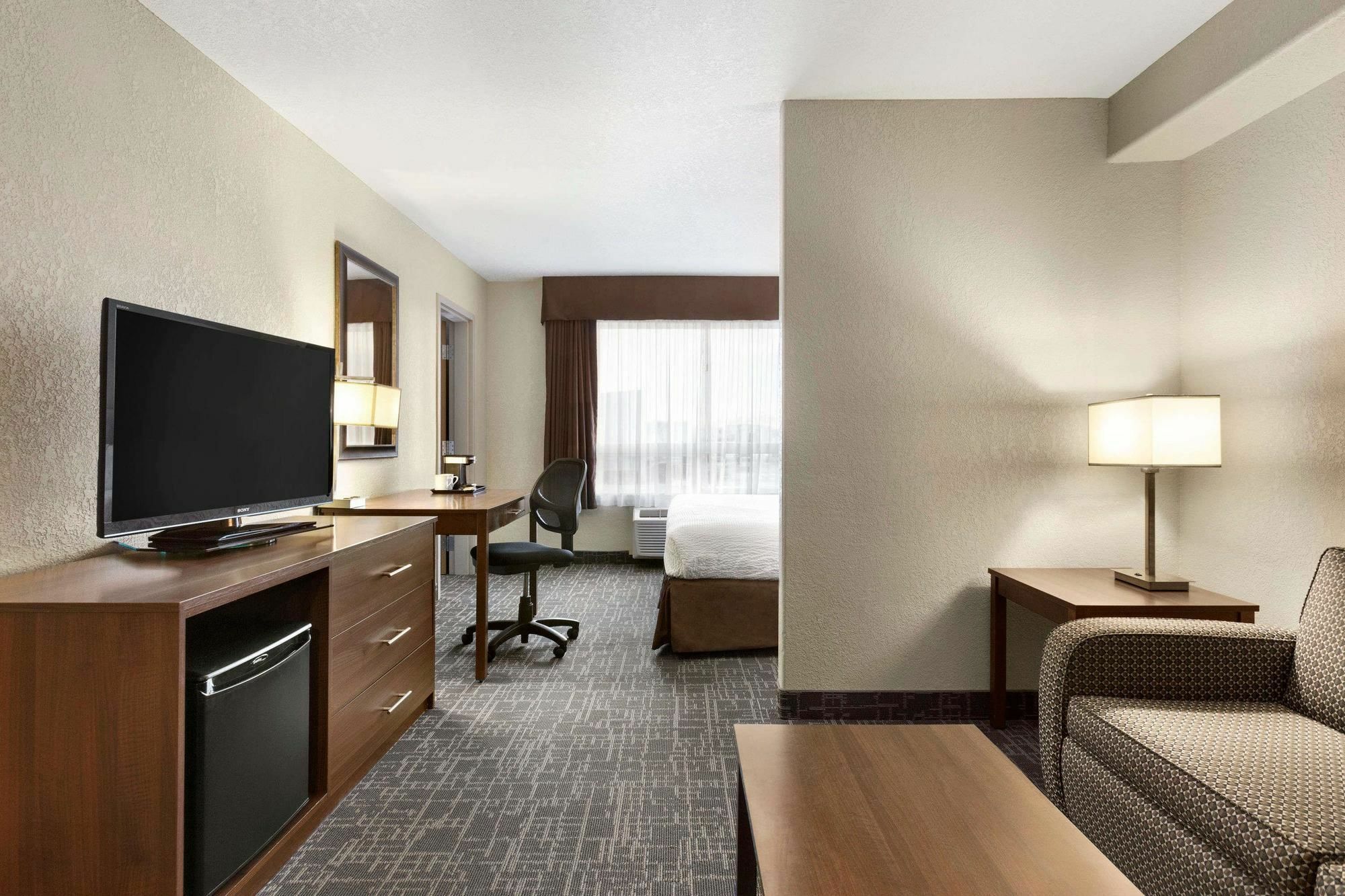 Days Inn & Suites By Wyndham Yorkton Ngoại thất bức ảnh